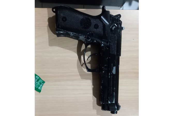 Barang bukti air gun yang digunakan pelaku