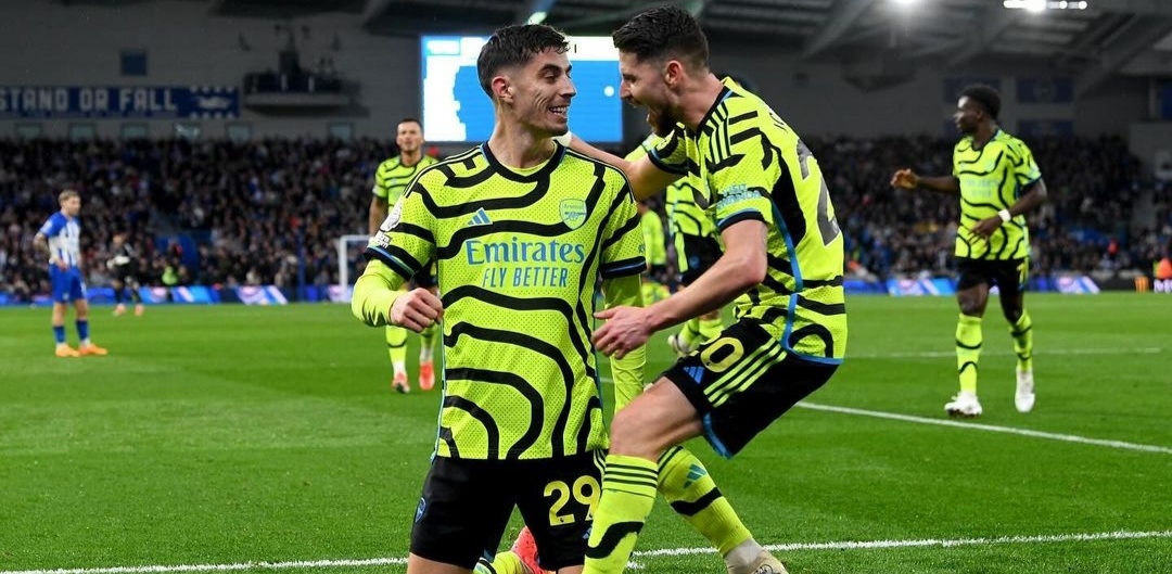 KOMPAK: Selebrasi Kai Havertz usai menambah keunggulan Arsenal atss Brighton and Hove Albioon