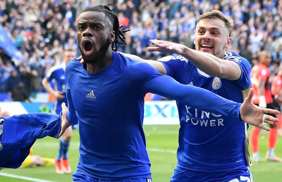 Selebrasi Stephy Mavididi usai cetak gol ke gawang Birminghan City dalam pertandingan terakhir Leicester City