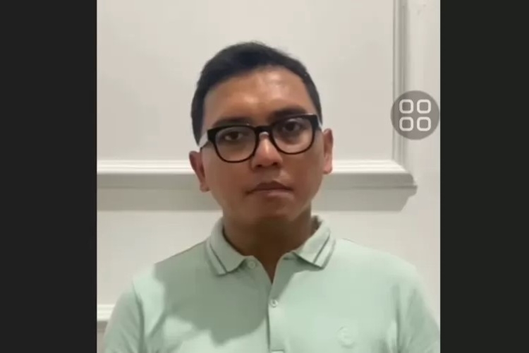 Arie Febriant, pria yang meludah ke arah pemobil usai tak terima ditegur karena parkir mobil di tengah jalan di kawasan Petukangan Utara, Jakarta Selatan, mengaku siap meminta maaf langsung ke korban.