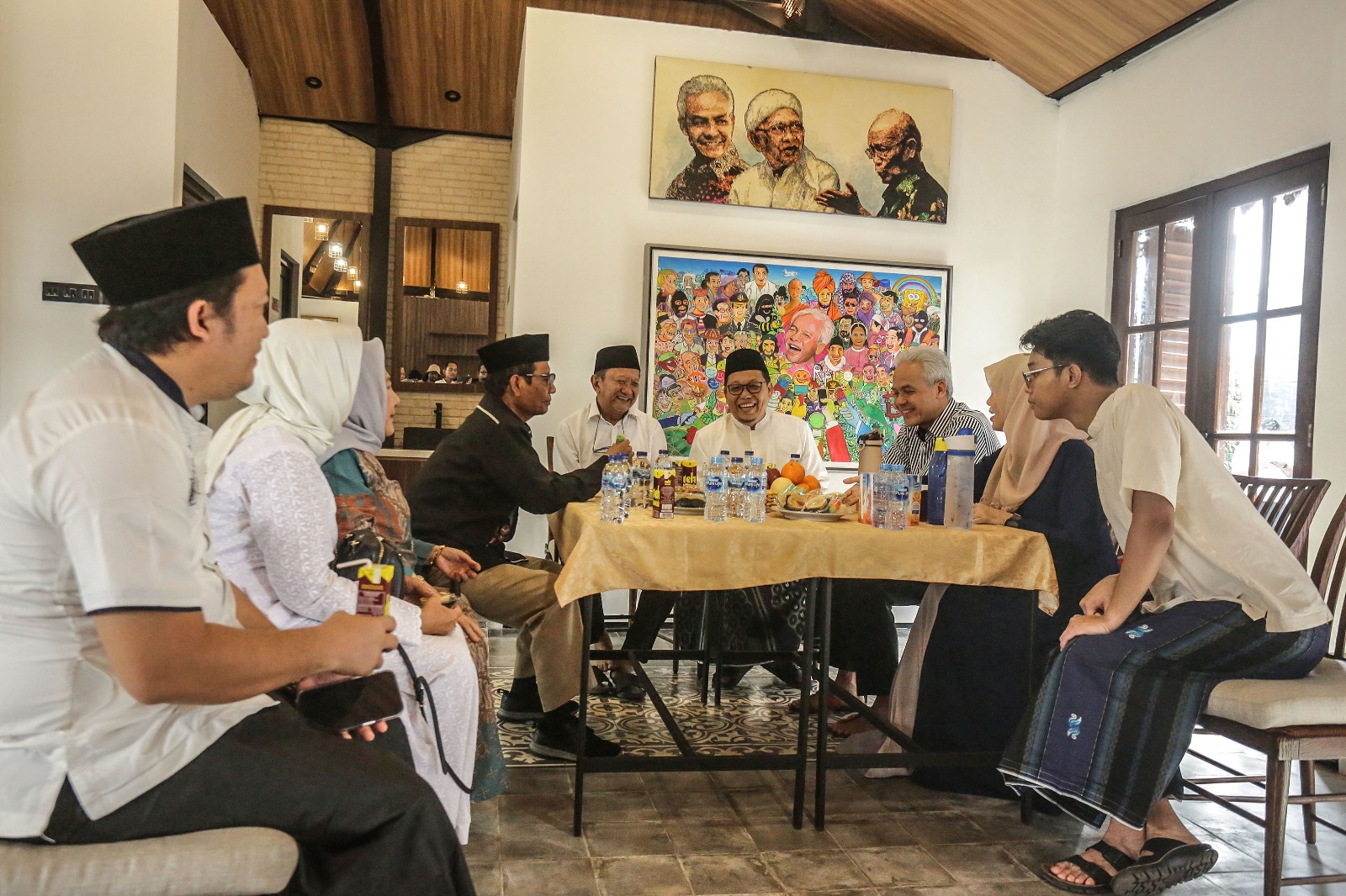 Ganjar Pranowo bersilaturahmi dengan Mahfud MD
