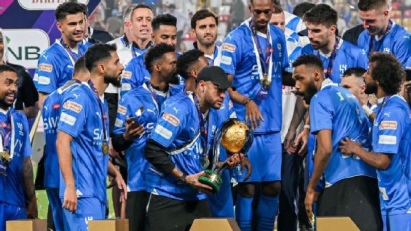 Neymar ikut rayakan kemenangan Al Hilal yang menjuarai Piala Super Arab Saudi usai kalahkan Al Ittihad