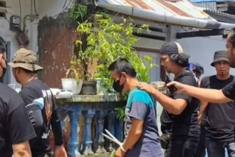 Anak di Makassar Laporkan Penganiaayaan dan Pembunuh oleh Ayahnya (Tangkapan Layar Instagram @mksinfo.official)