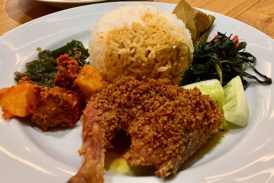 Nasi padang meski nikmat tidak dianjurkan untuk diet