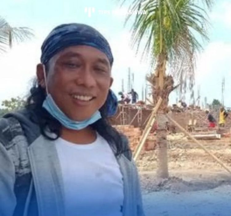 Agung Stiyoko yang merupakan salah satu warga Klaten yang terkena tol, dengan uang ganti rugi tol dia membuat sekolah seni gratis