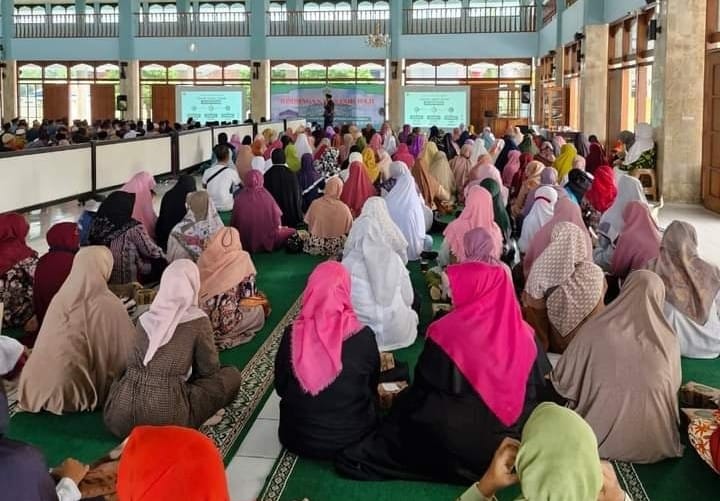 BERSIAP: Calon jemaah haji mengikuti manasik haji untuk persiapan menuju tanah suci.(DOKUMENTASI KANKEMENAG KULON PROGO)