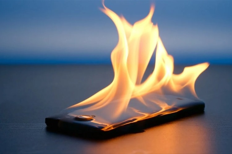 Mengatasi Smartphone yang Panas: Langkah-langkah yang Dapat Dilakukan (Sumber foto: web, Eraspace)