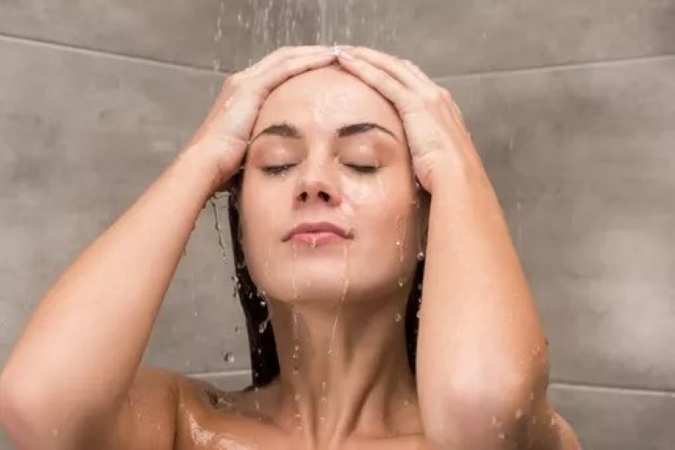 Mitos atau Fakta? Apakah Boleh Mandi Saat Menstruasi? (Sumber foto: web, KlikDokter)