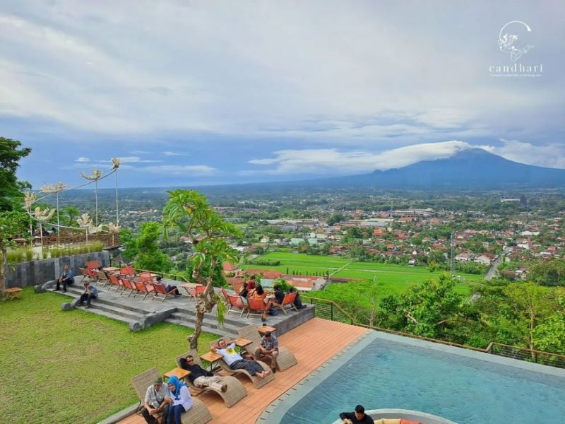 Tempat kuliner romantik Restoran Candhari Heaven Prambanan.