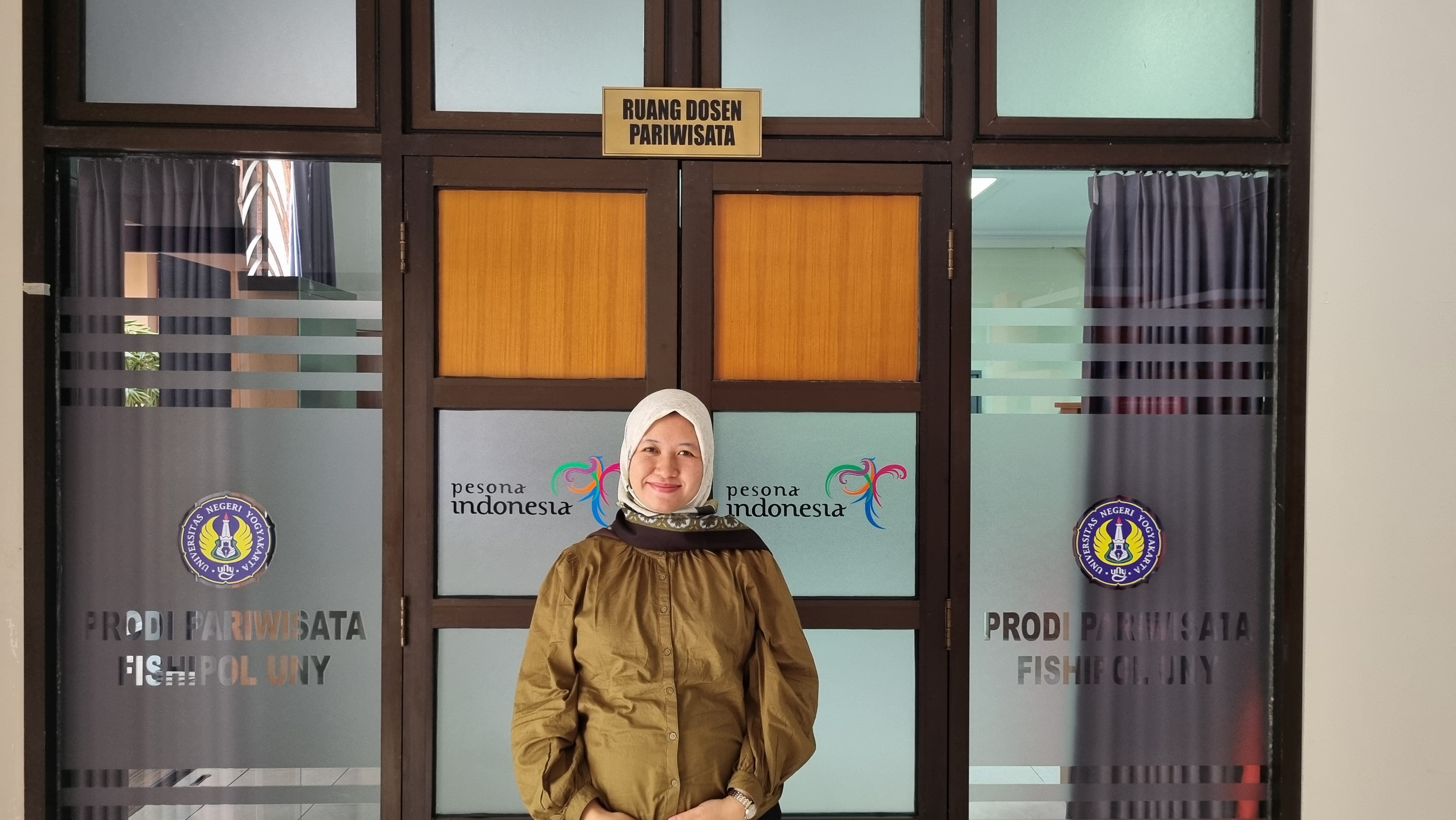 ANTUSIAS: Foto Kaprodi Pariwisata UNY Ebtana Sella Mayang Fitri.