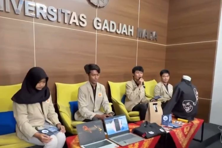 J &ndash; Force jaket keselamatan untuk pengendara motor inovasi mahasiswa UGM