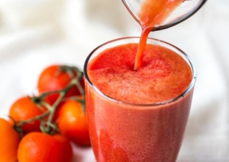Jus tomat mengandung banyak manfaat untuk kesehatan tubuh