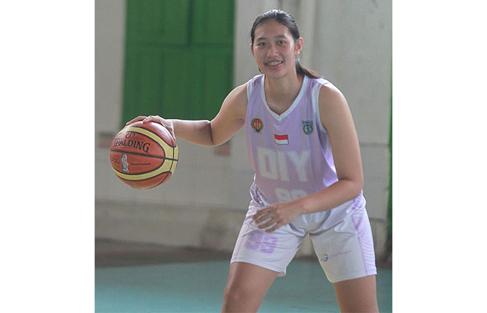 BERPRESTASI: Angelica Jennifer Candra, atlet bola basket putri DIJ yang sudah menorehkan beragam prestasi di kancah internasional.