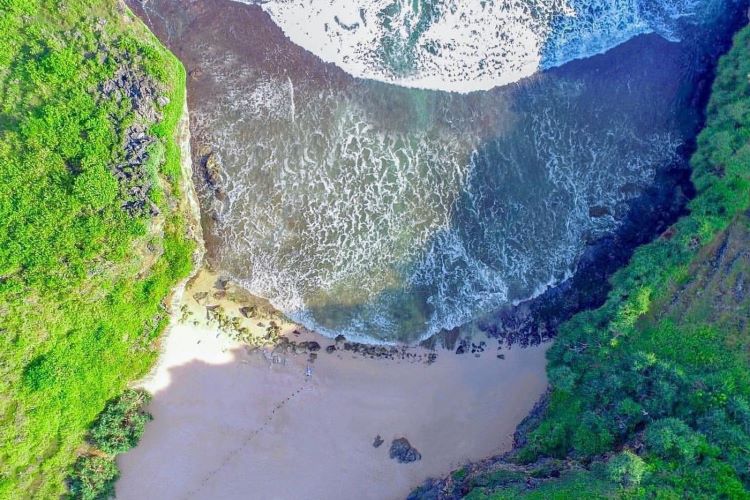 Pantai Ngrawah Gunungkidul (Instagram.com/indoflashlight)
