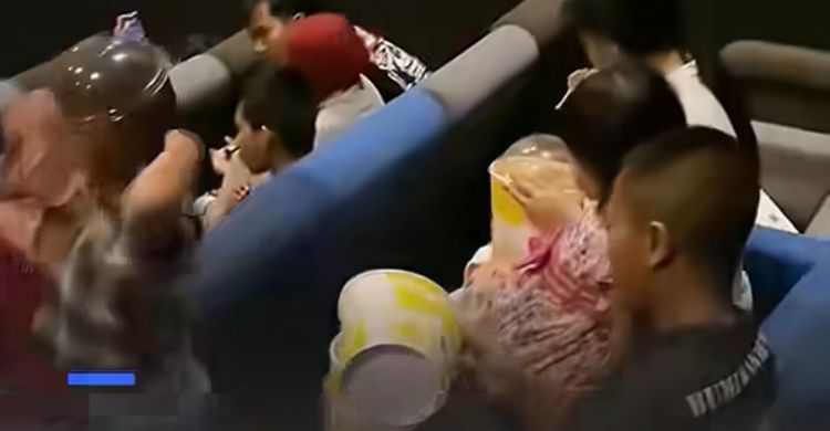 Tengah viral di media sosial banyak orang tua yang ajak anak di bawah umur untuk menonton film Siksa Kubur