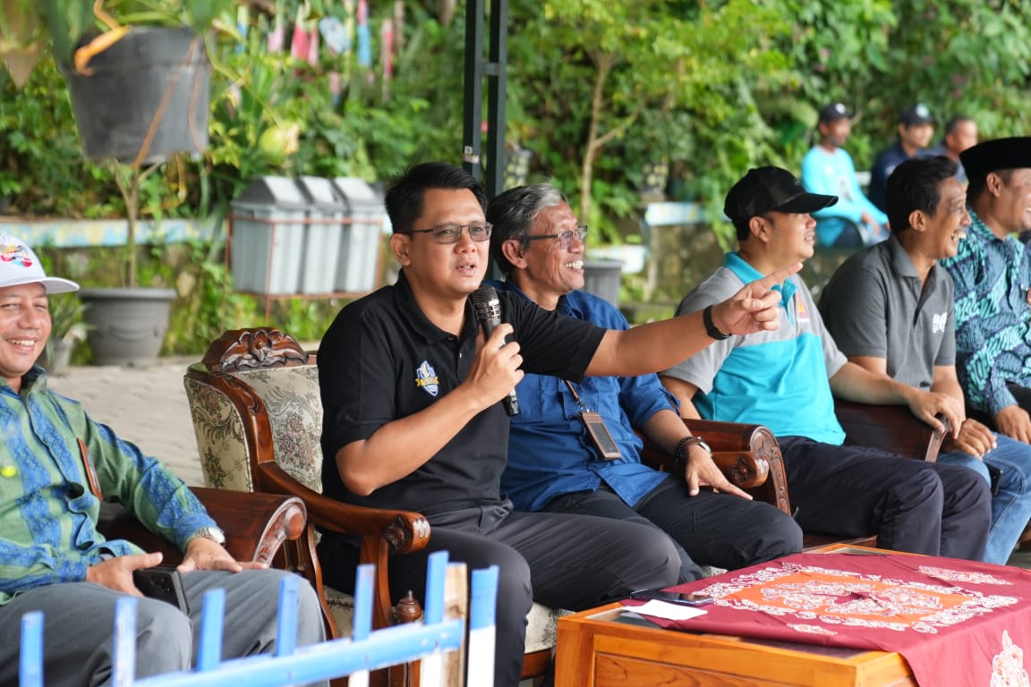 SEMANGAT: Wakil Bupati Sleman Danang Maharsa saat menghadiri kegiatan syawalan dan mancing bareng PWI Sleman, Selasa (23/4). (DOKUMENTASI HUMAS PEMKAB SLEMAN)