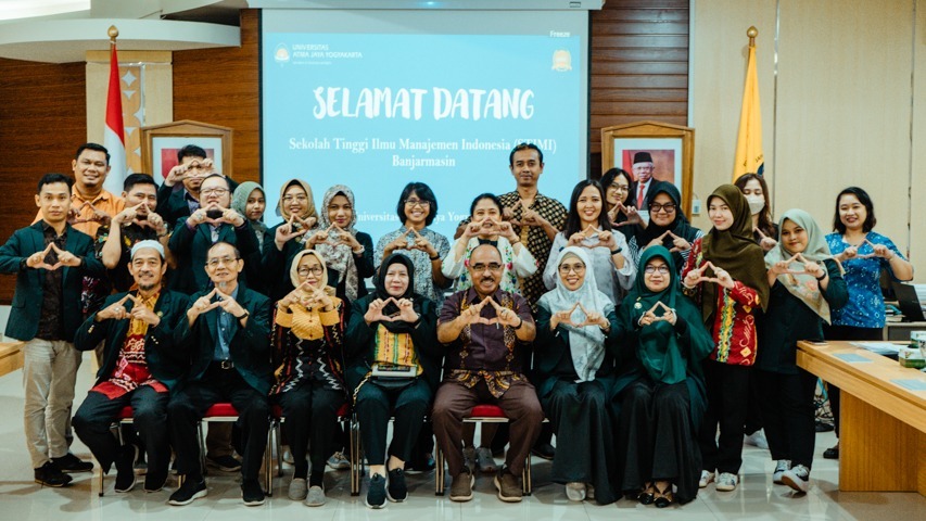 Universitas Atma Jaya Yogyakarta (UAJY) menerima kunjungan Sekolah Tinggi Ilmu Manajemen Indonesia (STIMI) Banjarmasin dalam rangka penandatanganan MoU dan MoA pada Rabu (24/04/2024)