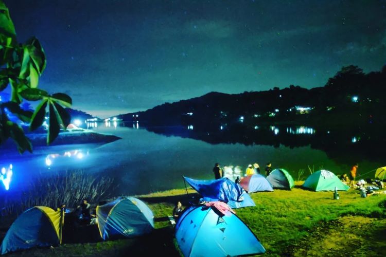 Area Camping Waduk Sermo (Pict: waduksermo.com)