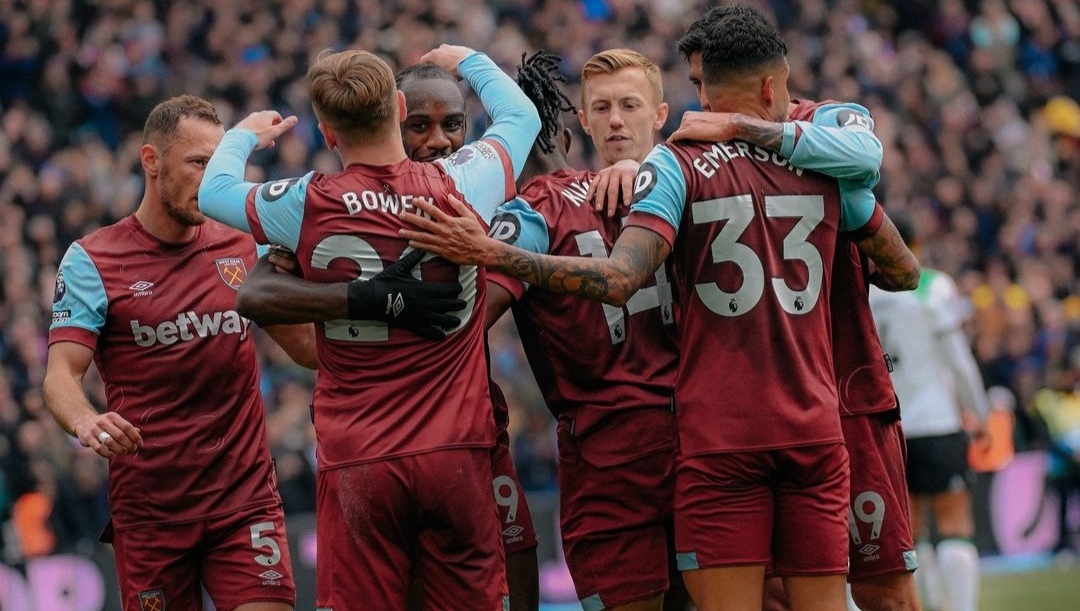 Selebrasi pemain West Ham usai Michail Antonio mencetak gol untuk menyamakan kedudukan menjadi 2-2 atas Liverpool (ig westham)