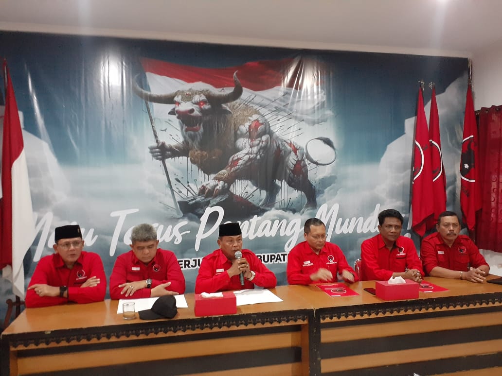 SEPAKAT: DPC PDIP Sleman saat menggelar jumpa pers tentang penjaringan bakal calon kepala daerah, Minggu (28/4).