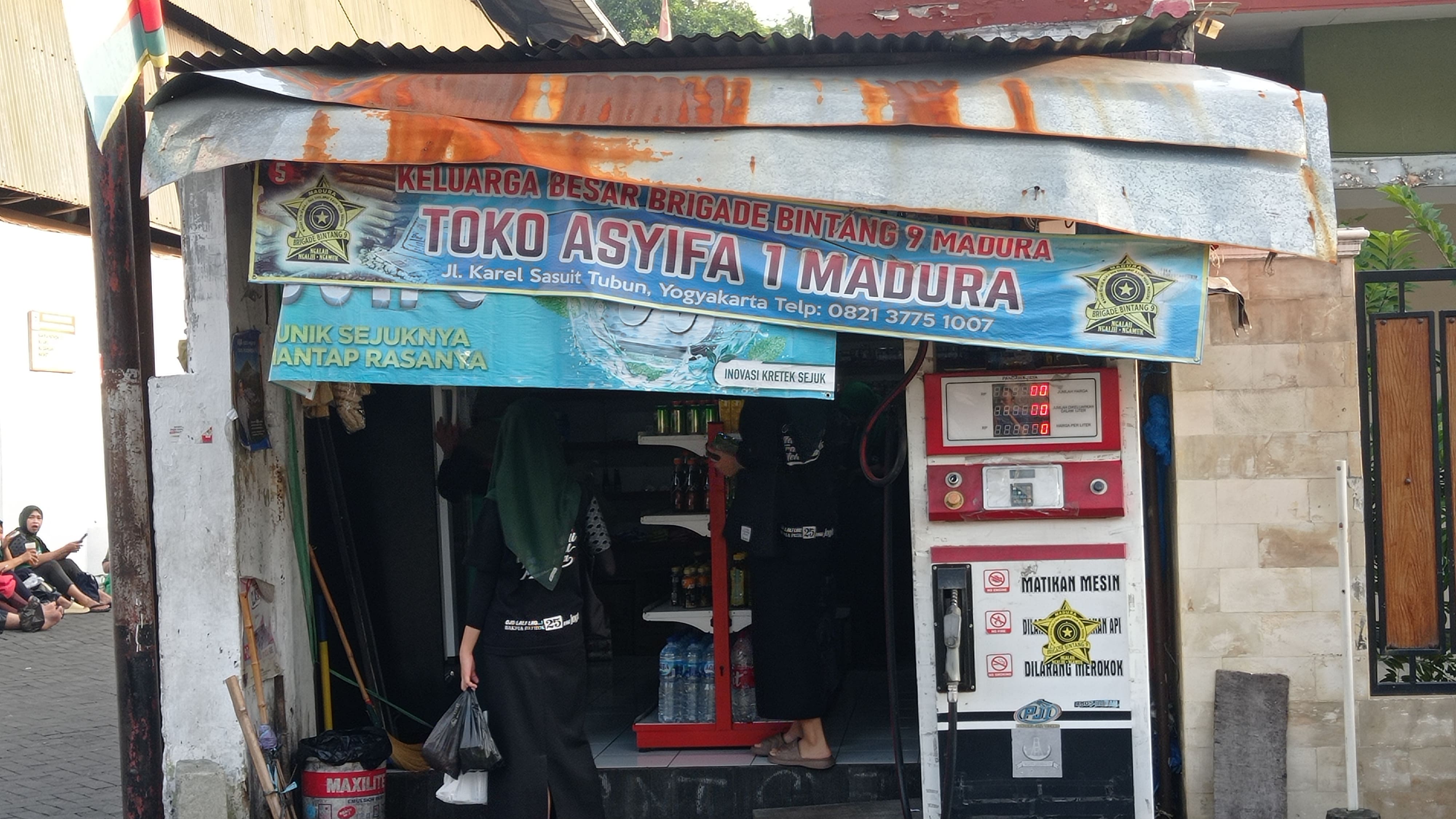 Salah satu warung Madura di kawasan Ngampilan Jogja