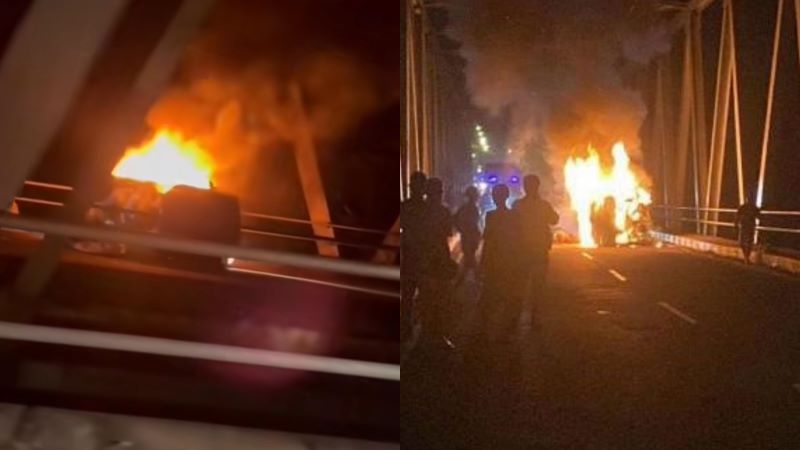 Mobil terbakar di jembatan Krasak, Tempel, Sleman.