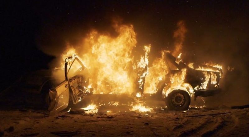 Sebab Mobil atau kendaraan lainnya bisa terbakar.