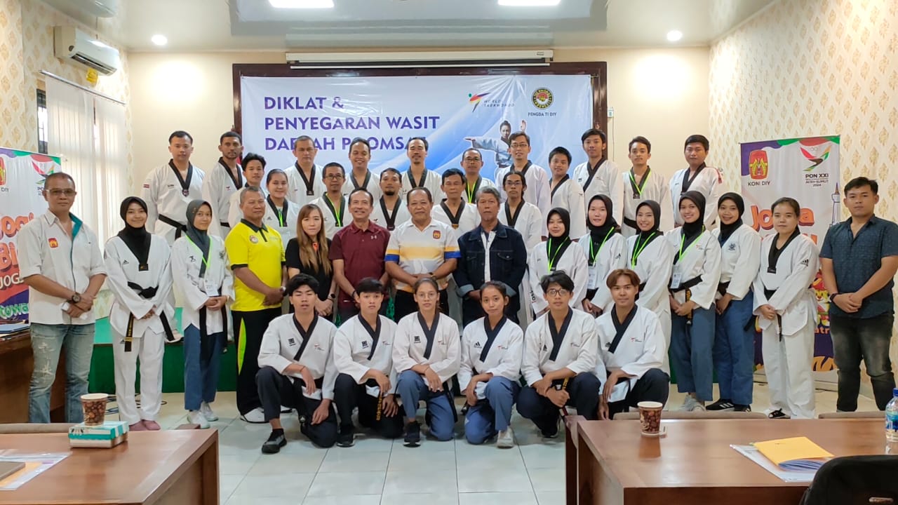 TERBAIK: Peserta diklat dan penyegaran wasit poomsae level daerah digelar Pengurus Daerah (Pengda) Taekwondo Indonesia (TI) DIY di Kantor KONI DIY. (Dok Pengda TI DIY)