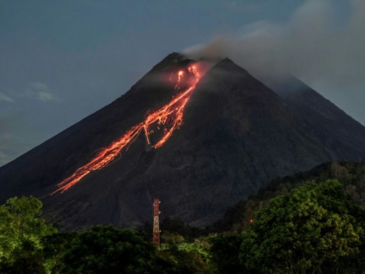 Erupsi masih kerap terjadi di Gunung Merapi