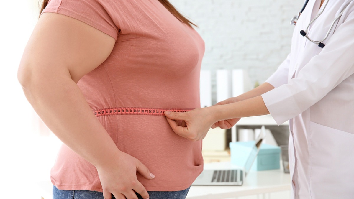 ilustasi perempuan obesitas