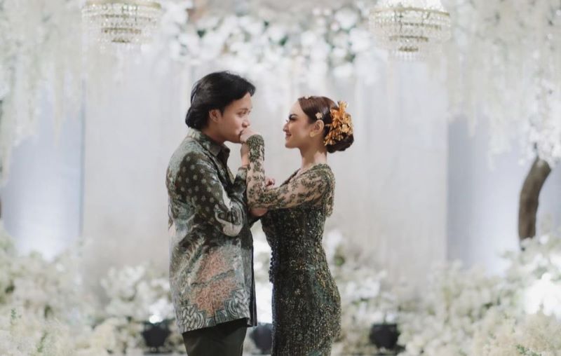 Rizky Febian dan Mahalini saat bertunangan 2023 lalu.