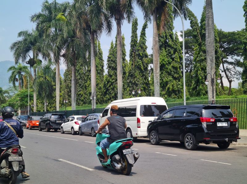 PINDAH SEMENTARA: Lokasi parkir yang sebelumnya berada di dalam area TWC Borobudur, kini dipindah di Desa Ngaran dan Janan.