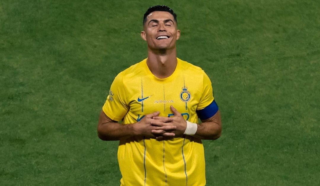 TENANG: Selebrasi Cristiano Ronaldo usai mencetak gol kedua ke gawang Al Khaleej (ig alnassr)