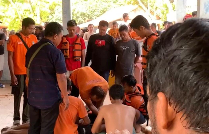 Wisatawan tenggelam di Pantai Watulawang dievakuasi di pos Satlinmas Wilayah Operasi II Baron, Minggu (5/5) siang.Dokumentasi Satlinmas Wilayah Operasi II Baron
