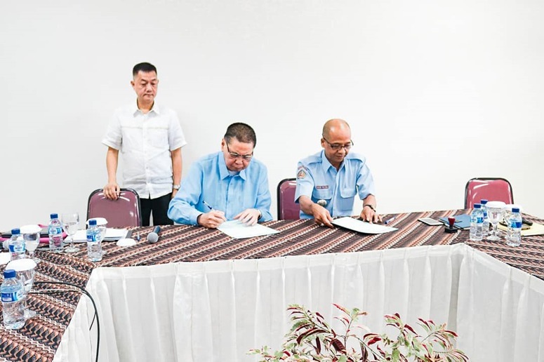 KOLABORASI - Penandatanganan MoU STIMARYO-University of Saint ANthony Filipina belum lama ini
