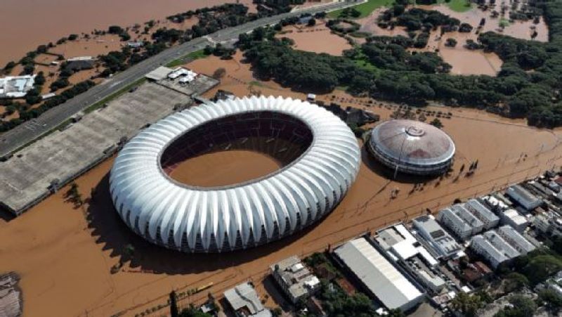 Tampilan udara Beira-Rio stadium of Internacional in Porto Alegre, Rio Grande do Sul yang tergenang air karena banjir