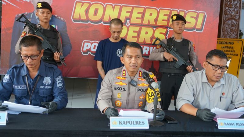 Polres Purworejo hadirkan tersangia pencabulan terhadap anak di bawah umur saat konferensi pers pada Kamis (9/5/2024) pagi.&nbsp;