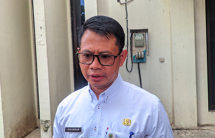 Kepala BKPPD Gunungkidul Iskandar saat diwawancarai awak media, Kamis (9/5).Andi May/Radar Jogja