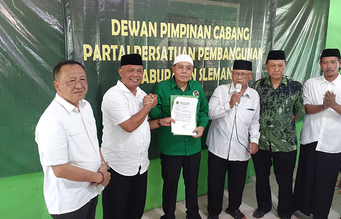 Ketua DPC PPP Sleman Untung Basuki Rahmat saat ditemui, Kamis (9/5).IWAN NURWANTO/RADAR JOGJA