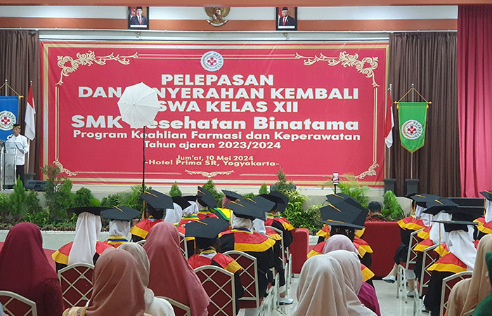 MERIAH: Suasana pelepasan dan penyerahan siswa kelas XII untuk Angkatan IX yang digelar pada Jumat (10/5) di Prima SR Hotel & Convention Sleman.