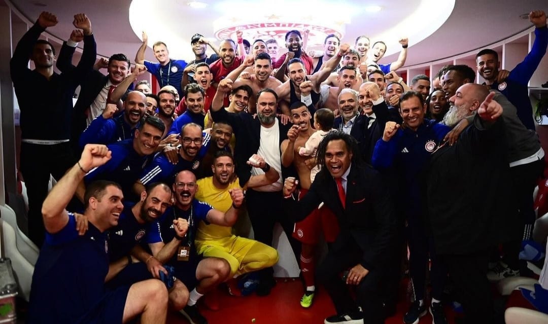 Para penggawa Olympiacos rayakan kemenangan atas Aston Villa yang mengantarkan mereka ke final Europa Conference League perdana sejak 99 tahun (ig olympiacosfc)