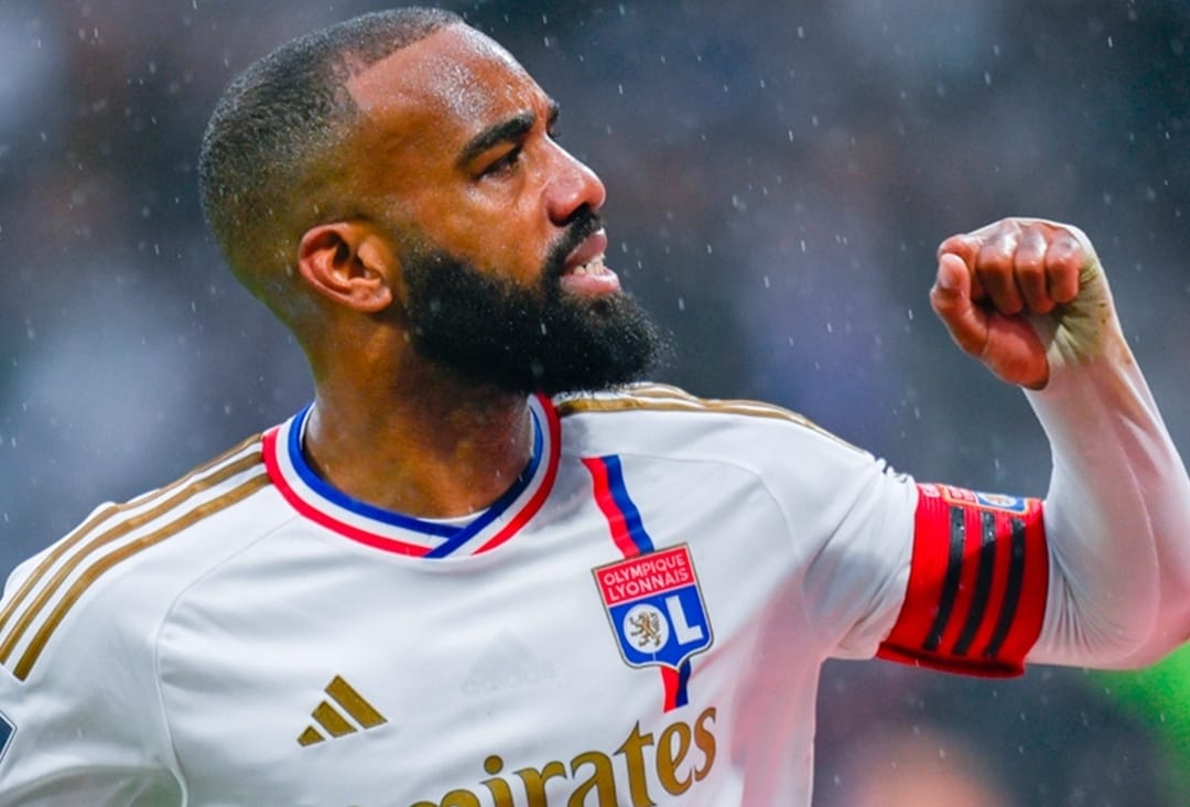 Selebrasi Alexandre Lacazette saat antarkan Lyon taklukkan AS Monaco (ig ol)
