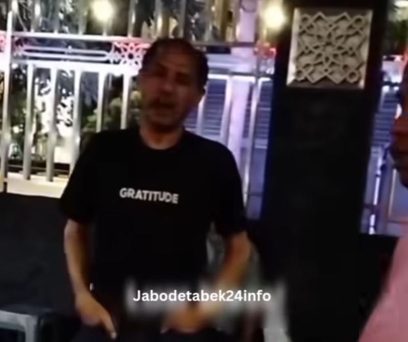 Petugas parkir Masjid Istiqlal yang viral karena meminta uang parkir semaunya.