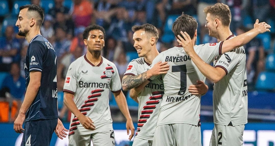 Para pemain Bayer Leverkusen rayakan kemenangan atas Bochum yang memastikan 50 laga tak terkalahkan mereka di semua kompetisi (ig bayer04fussball)