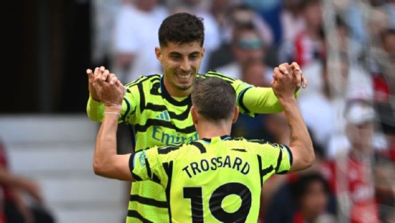 Selebrasi Leandro Trossard dan Kai Havertz setelah menjebol gawang Manchester United (Stuart MacFarlane/Arsenal FC via Getty Images)