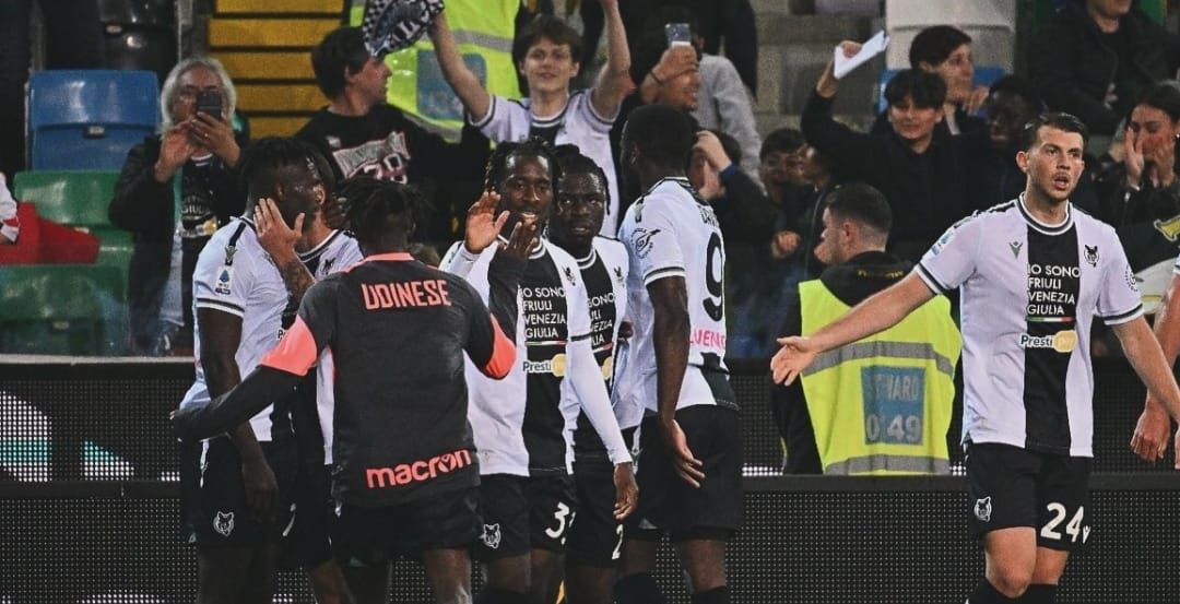 Selebrasi penggawa Udinese setelah Isaac Success ciptakan gol penyeimbang kontra Napoli (ig udinesecalcio)