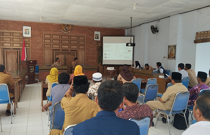 DPUPR Purworejo sosialisasikan Perbup Nomor 106/2023 tentang RDTR Kawasan Kota Perbatasan Sekitar Bandara YIA Tahun 2023-2043 kepada warga Kecamatan Purwodadi, Selasa (14/5).