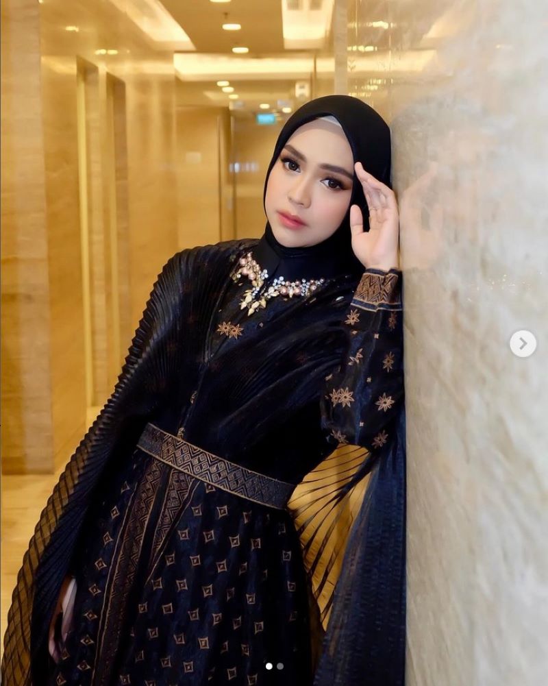 Ria Ricis sindir mantan suami soal keuangan di TV, netizen geram! Simak kisahnya.