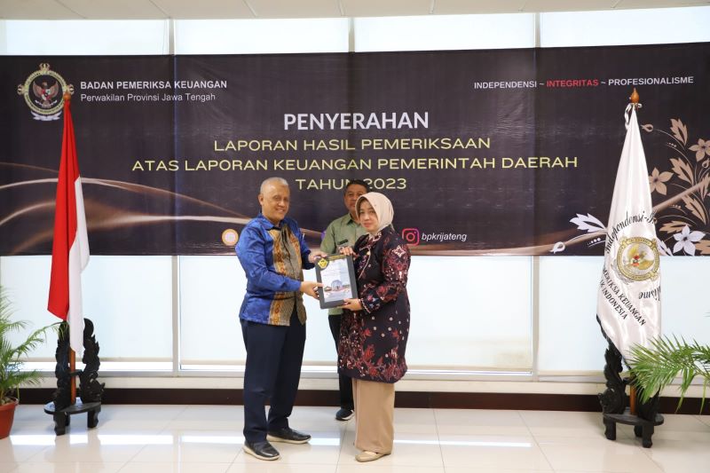 Bupati Purworejo Yuli Hastuti dalam penyerahan LHP atas LKPD tahun 2023, pada Selasa (14/5/2024).