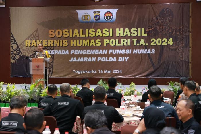 Sosialisasi hasil Rapat Kerja Teknis (Rakernis) Humas Polri T.A. 2024 kepada pengemban fungsi humas jajaran Polda DIY di Hotel Merapi Merbabu, Kamis